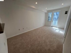 989 Franklin St 621, Oakland CA 94607