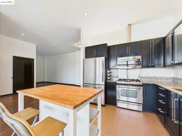 1001 46th St 503, Oakland CA 94608