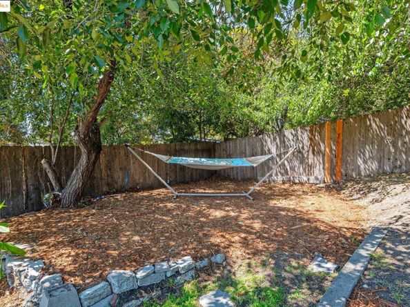 672 Santa Ray, Oakland CA 94610