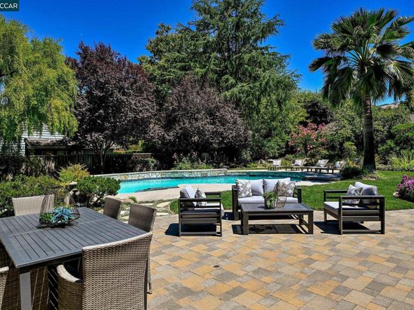 1023 White Gate Rd, Alamo CA 94507