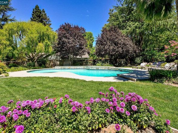 1023 White Gate Rd, Alamo CA 94507