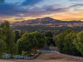 555 Highland Dr, Danville CA 94526