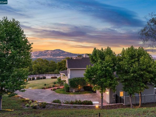 555 Highland Dr, Danville CA 94526