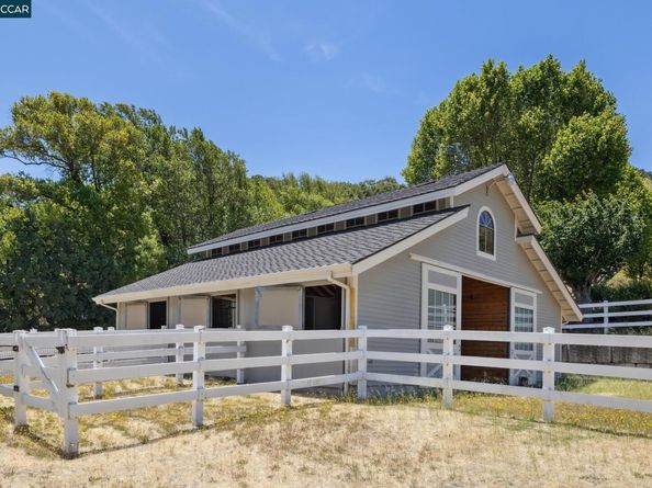 555 Highland Dr, Danville CA 94526