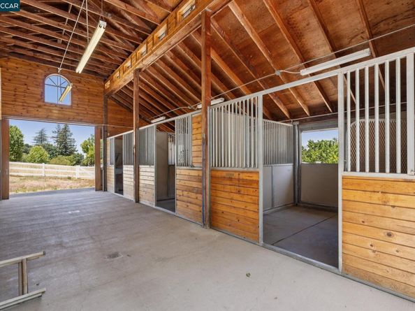 555 Highland Dr, Danville CA 94526