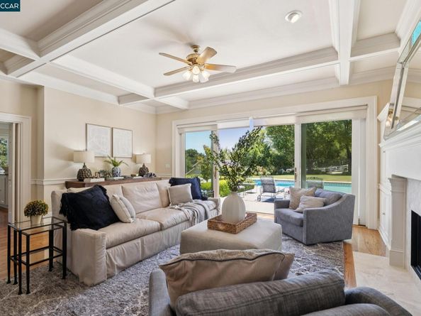555 Highland Dr, Danville CA 94526