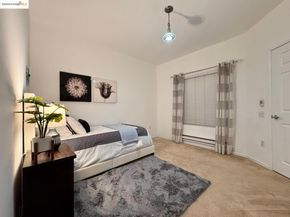 320 Caldecott Ln 127, Oakland CA 94618