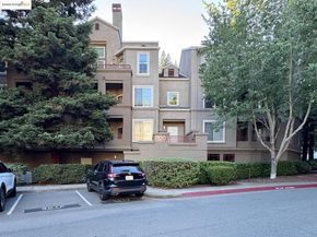 320 Caldecott Ln 127, Oakland CA 94618