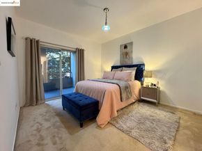 320 Caldecott Ln 127, Oakland CA 94618