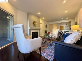 320 Caldecott Ln 127, Oakland CA 94618