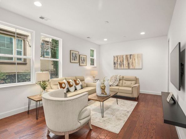 3105 Vittoria Loop, Dublin CA 94568
