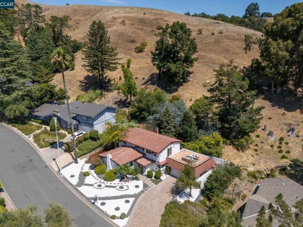 58 Ashbrook Pl, Moraga CA 94556