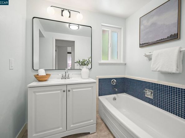 58 Ashbrook Pl, Moraga CA 94556
