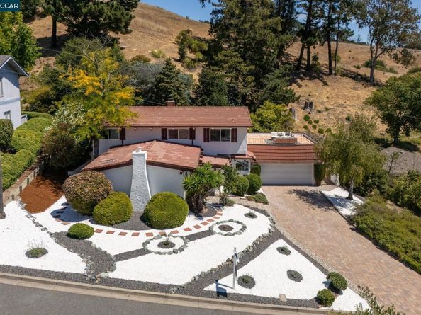 58 Ashbrook Pl, Moraga CA 94556