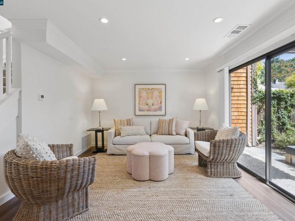 7 Songbird Ct, Lafayette CA 94549
