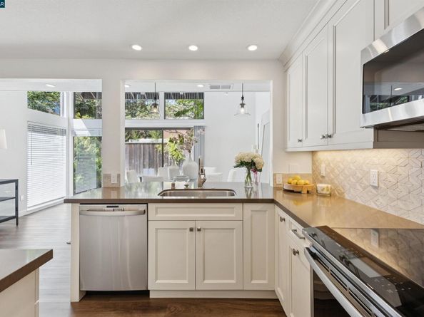 7 Songbird Ct, Lafayette CA 94549
