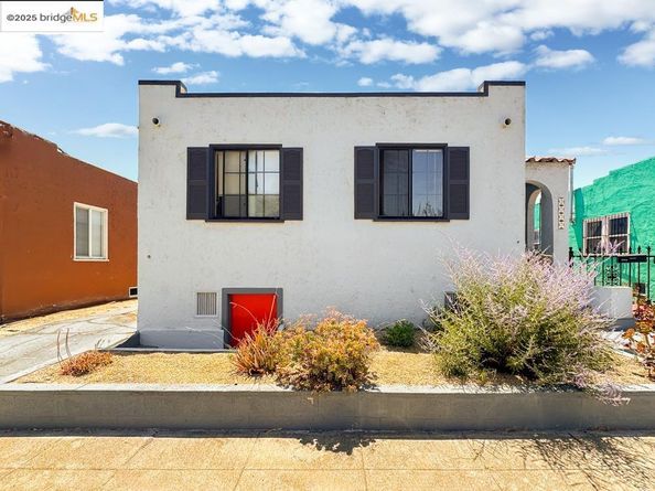 2775 E 21St St, Oakland CA 94601