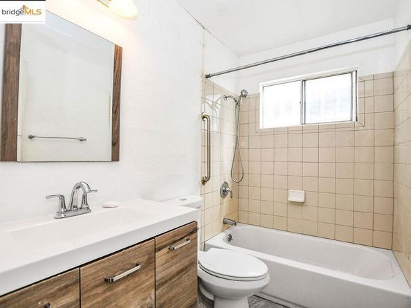 3300 Brookdale Ave, Oakland CA 94602