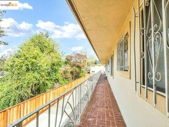 3300 Brookdale Ave, Oakland CA 94602