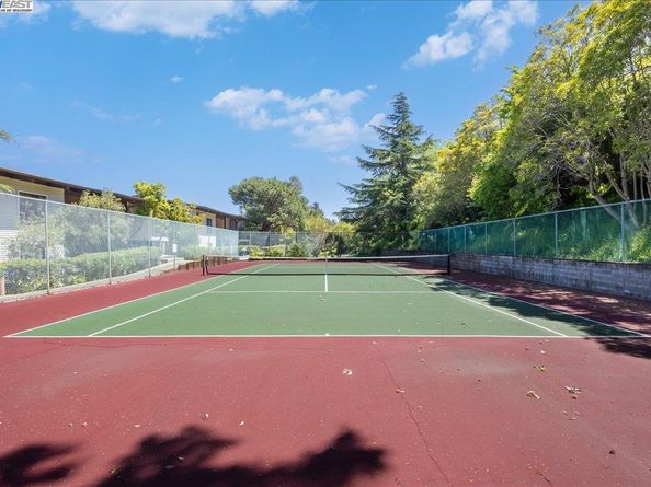 19100 Crest Ave 100, Castro Valley CA 94546