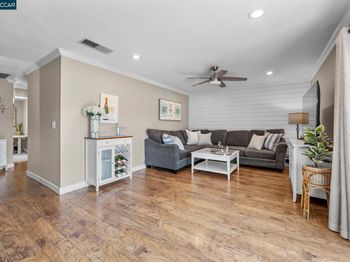 825 Oak Grove Rd