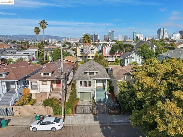2002 Chestnut St, Oakland CA 94607