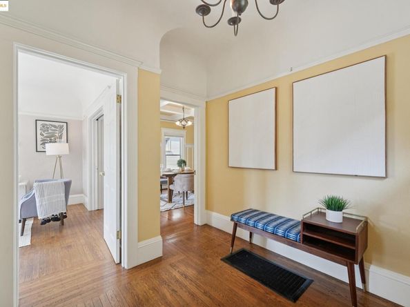 2002 Chestnut St, Oakland CA 94607