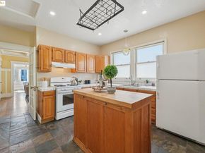 2002 Chestnut St, Oakland CA 94607