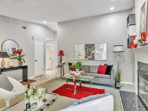 22561 Mossy Rock Dr, Hayward CA 94541
