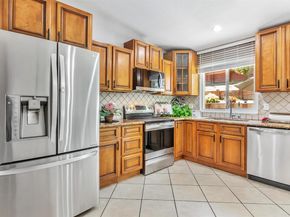 22561 Mossy Rock Dr, Hayward CA 94541