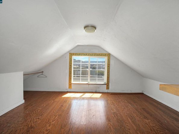 215 Thornton Ave, San Francisco CA 94124