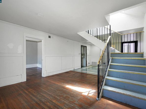 215 Thornton Ave, San Francisco CA 94124