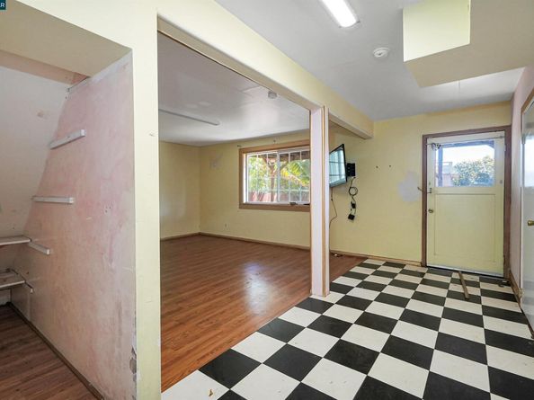 215 Thornton Ave, San Francisco CA 94124