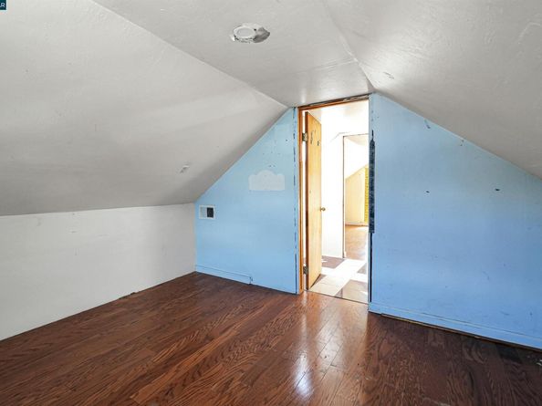215 Thornton Ave, San Francisco CA 94124
