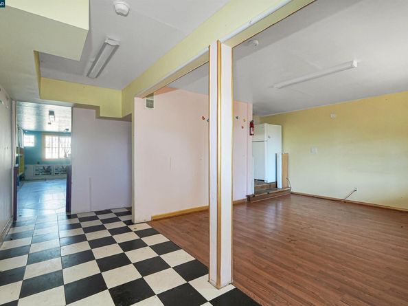 215 Thornton Ave, San Francisco CA 94124