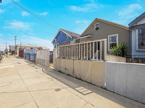 215 Thornton Ave, San Francisco CA 94124