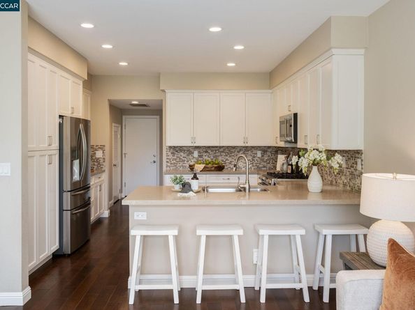 931 Arrowhead Ter, Clayton CA 94517