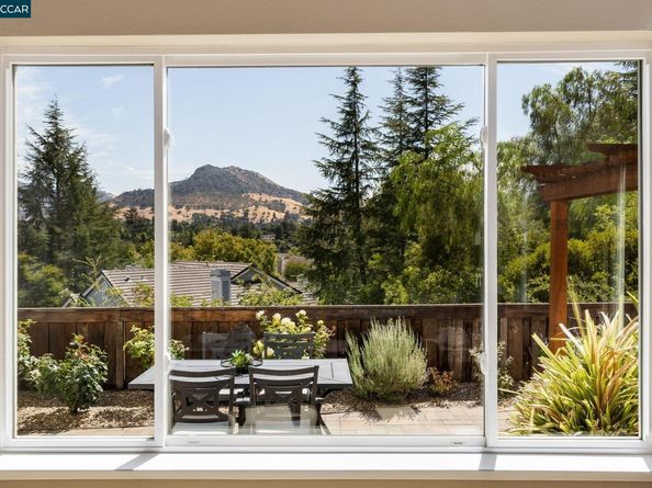 931 Arrowhead Ter, Clayton CA 94517