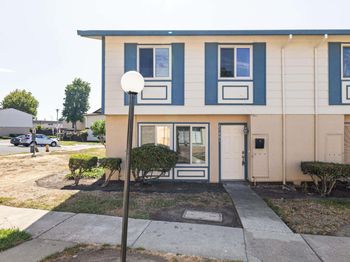 27801 Del Norte Ct