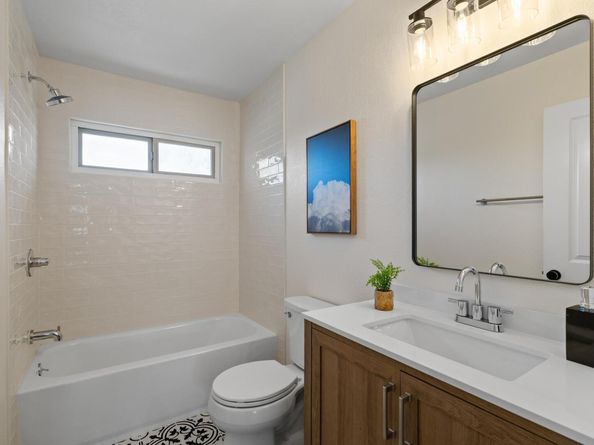 27801 Del Norte Ct, Hayward CA 94545