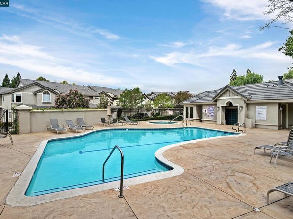 422 Sutton Cir, Danville CA 94506