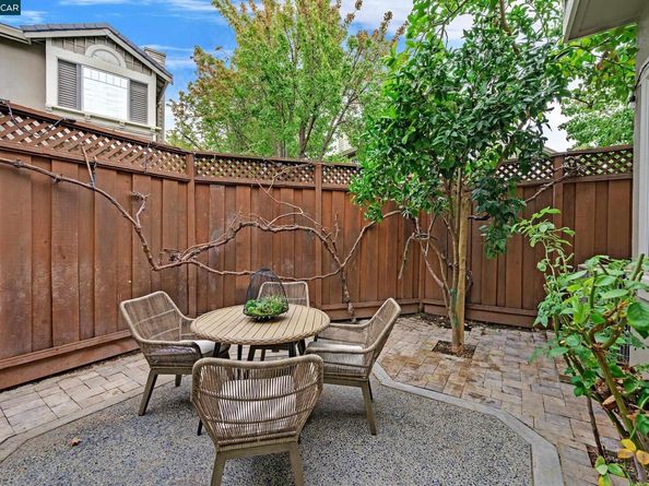 422 Sutton Cir, Danville CA 94506