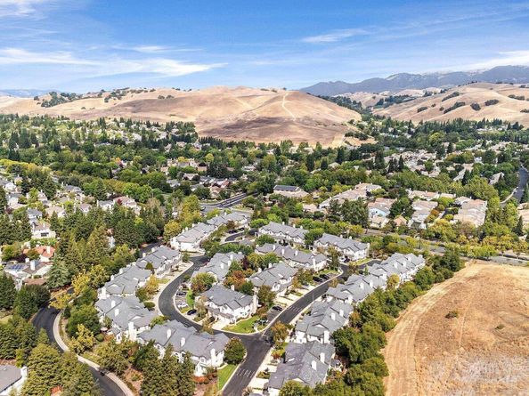 422 Sutton Cir, Danville CA 94506