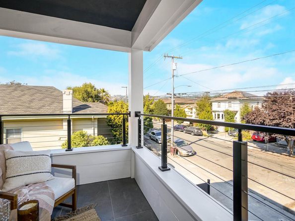 5229 Miles Ave, Oakland CA 94618