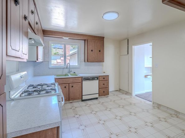 15083 Alexandria St, San Leandro CA 94579