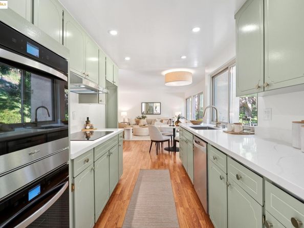 5821 Cold Water Dr, Castro Valley CA 94552