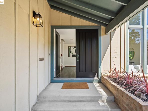 5821 Cold Water Dr, Castro Valley CA 94552