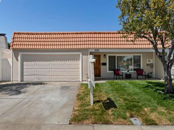3501 Lake Ontario Dr