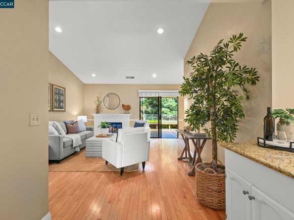 30 Rainbow Bridge Ct, San Ramon CA 94582
