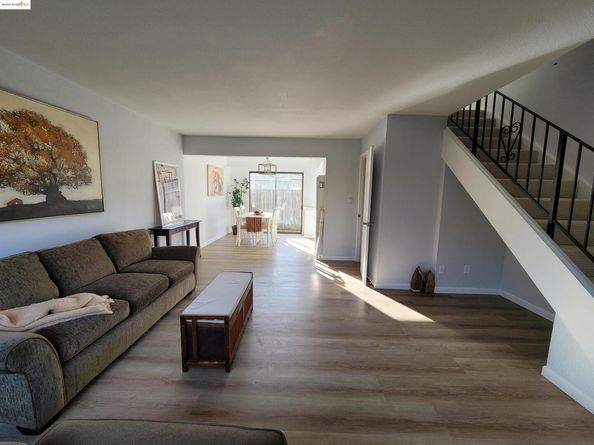 444 Schafer Rd, Hayward CA 94544